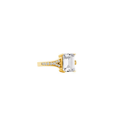 Rectangular Step Cut Solitaire Ring – Old-World Glamour for Your Forever Love
