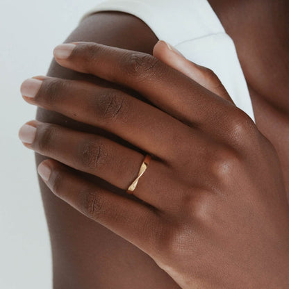 Elegant Curved Stackable Ring – Perfect for Everyday Glam